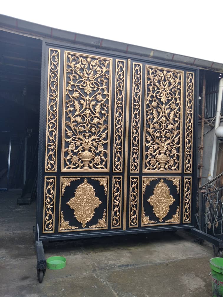 طراحی درب حیاط