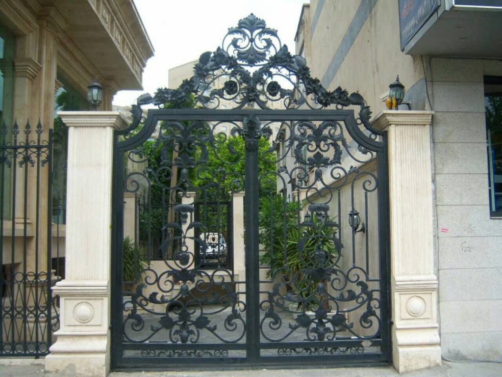 قیمت درب‌ فرفورژه مدرن