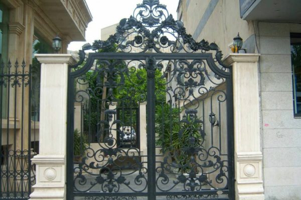 قیمت درب‌ فرفورژه مدرن